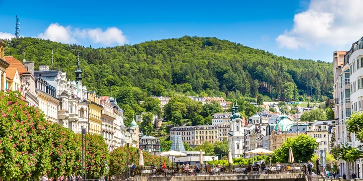 Odpočinek v Karlových Varech: lázeňský hotel s polopenzí, procedurami a saunou
