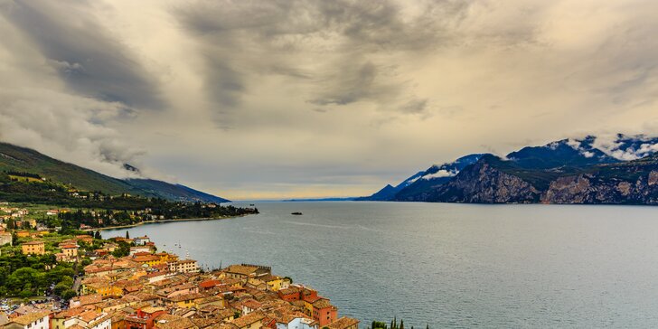 1 noc v Itálii: jezero Lago di Garda, hora Monte Baldo i město Sirmione