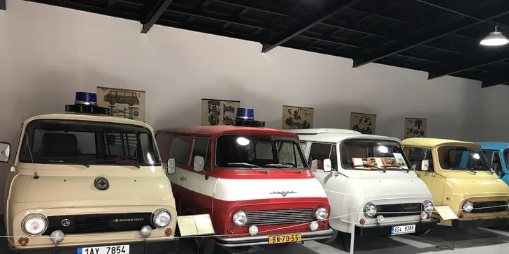 Rodinný vstup do muzea veteránů: rozsáhlá sbírka historických vozů i hraček