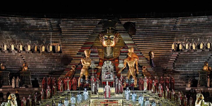 Opera Aida v antické aréně ve Veroně a koupání u jezera Lago di Garda