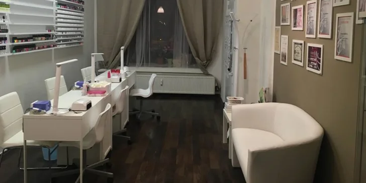 Dokonale natočené řasy: Lash lifting včetně barvení řas
