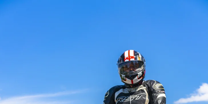 Zažijte adrenalinovou jízdu na závodní Ducati: 40 minut nebo 8 hodin