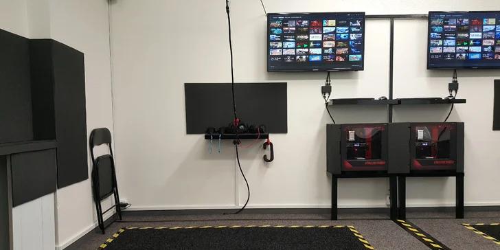 Virtuální realita na hodinu či dvě, pro jednoho nebo dvojici hráčů, 40 her na výběr