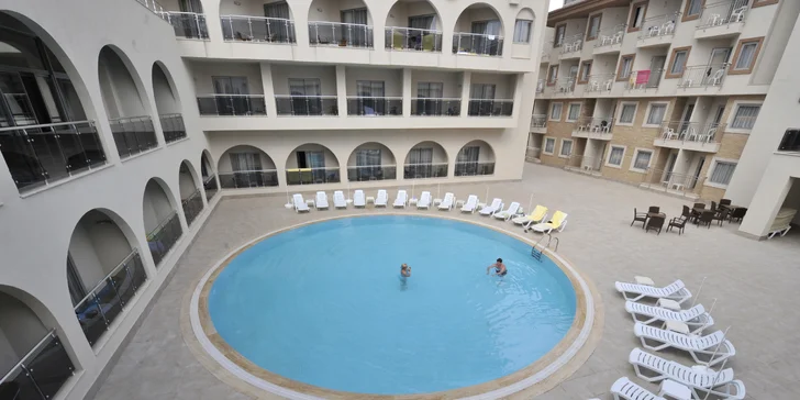 7 nocí v Turecku: 5* hotel s all inclusive, tobogány, celodenní animace pro děti