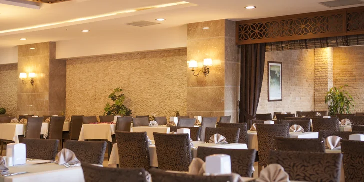 7 nocí v Turecku: 5* hotel s all inclusive, tobogány, celodenní animace pro děti