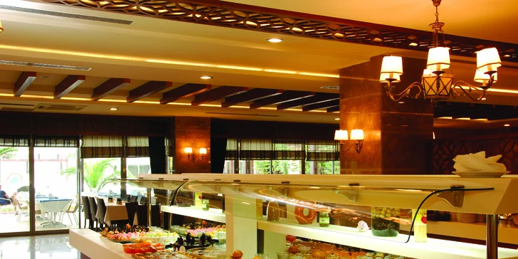 7 nocí v Turecku: 5* hotel s all inclusive, tobogány, celodenní animace pro děti