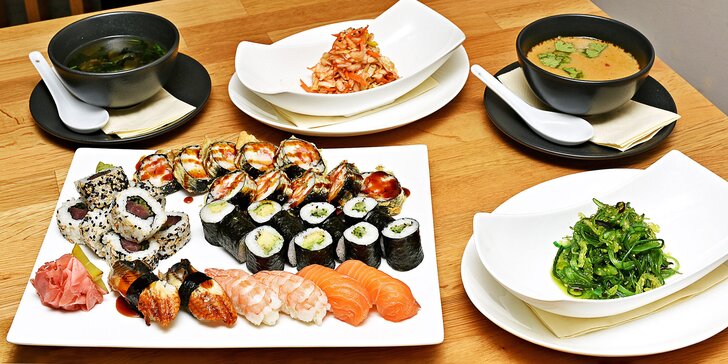 Degustační menu pro 2 v moderní japonské restauraci: sushi, salát i polévka