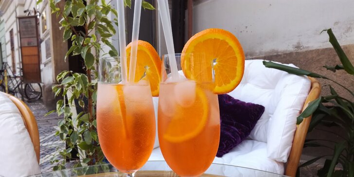 Zajděte na osvěžující drink: 2 lahodné Aperoly s pomerančem