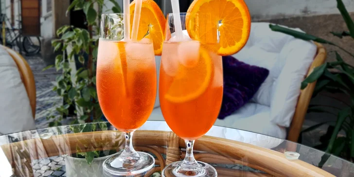 Zajděte na osvěžující drink: 2 lahodné Aperoly s pomerančem