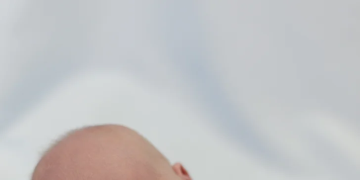 Profesionální novorozenecké (newborn) a těhotenské focení v ateliéru