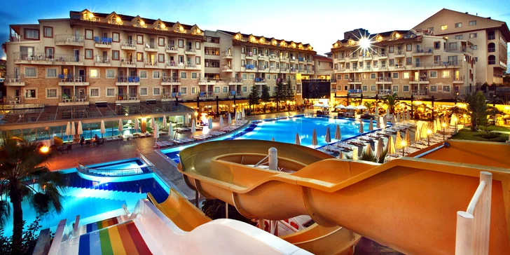 7 nocí v Turecku: 5* hotel s all inclusive, tobogány, celodenní animace pro děti