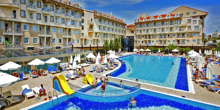7 nocí v Turecku: 5* hotel s all inclusive, tobogány, celodenní animace pro děti