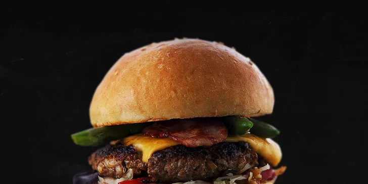 Burger menu: Hamburger dle výběru, hranolky, salát i pití v Lysé a Mělníku