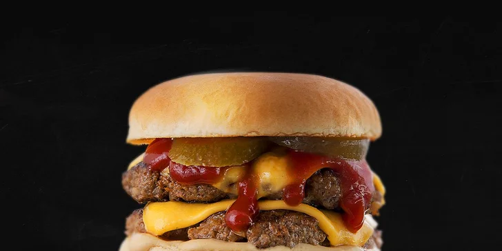 Burger menu: Hamburger dle výběru, hranolky, salát i pití v Lysé a Mělníku