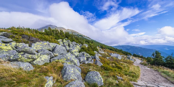 Léto i podzim v Krkonoších: 3–8 dní s polopenzí i jízdenkami na lanovky