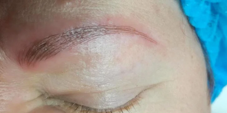 Když vám příroda nenadělila husté obočí: permanentní make-up vláskováním