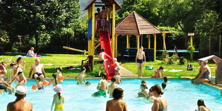 Rodinná dovolená u vody: rekreační areál ve Vraném nad Vltavou s polopenzí