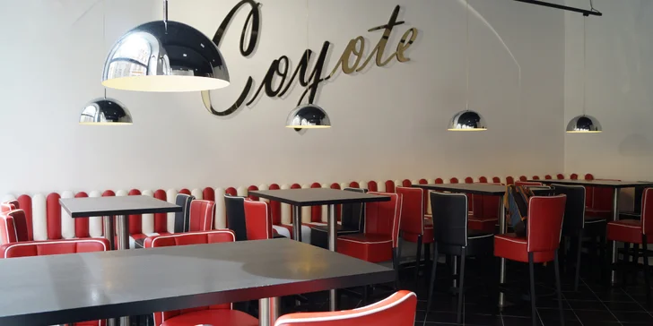 Coyote burger se salátem Coleslaw nebo s hranolky pro jednoho i dva