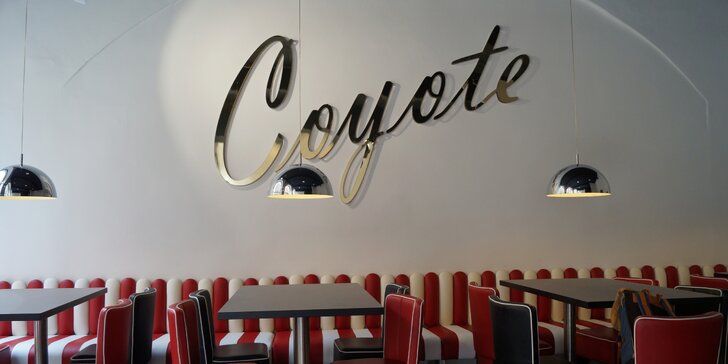 Coyote burger se salátem Coleslaw nebo s hranolky pro jednoho i dva