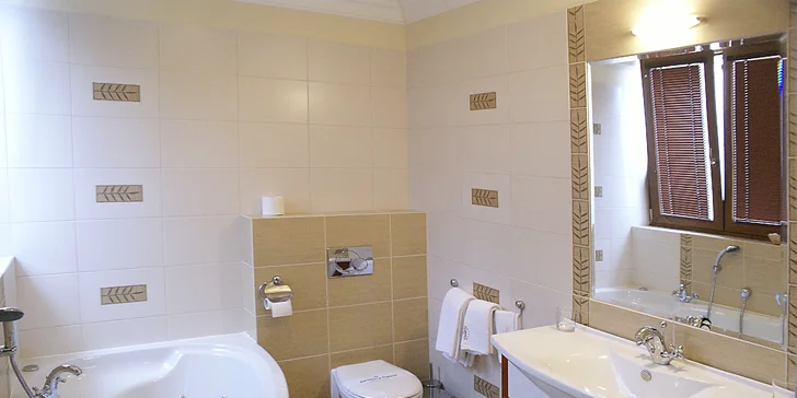 2 nebo 3 dny v rustikálním hotelu: pobyt v centru města jen 500 m od hradu