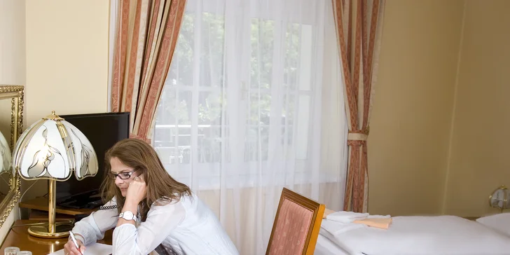 1–2 noci v hotelu v klidné části Mariánských Lázní: polopenze a masáž