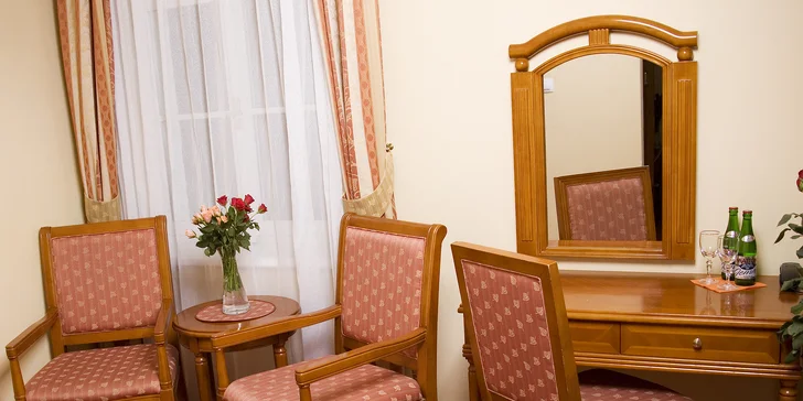1–2 noci v hotelu v klidné části Mariánských Lázní: polopenze a masáž