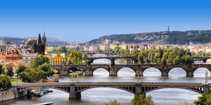 Romantika v centru Prahy se snídaní: pár kroků k Orloji i Týnskému chrámu