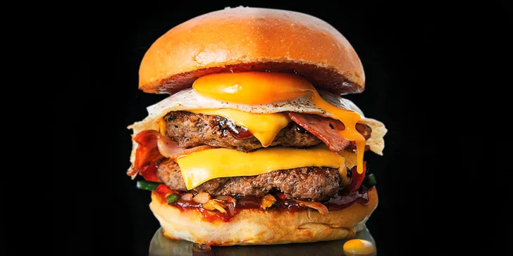 Burger menu: Hamburger dle výběru, hranolky, salát i pití v Lysé a Mělníku
