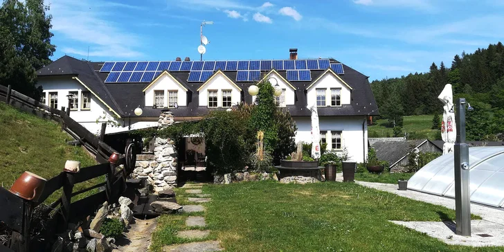 Srpen nebo babí léto na Šumavě s bazénem a snídaní pro partu či rodinu