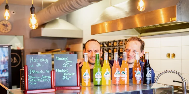 Burger menu: Hamburger dle výběru, hranolky, salát i pití v Lysé a Mělníku
