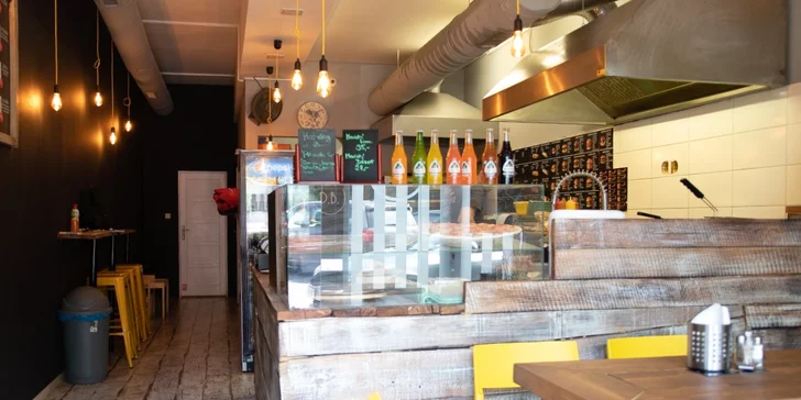 Burger menu: Hamburger dle výběru, hranolky, salát i pití v Lysé a Mělníku