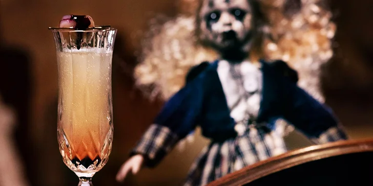 Hororové koktejly ve Fear house: s Proseccem, s ginem nebo Stolichnaya Elit