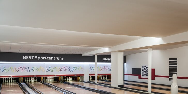Bowling pro celou partu: jedna nebo dvě dráhy i s dětskými mantinely