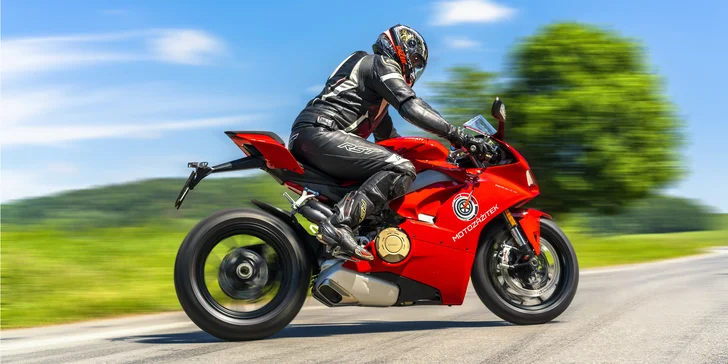 Zažijte adrenalinovou jízdu na závodní Ducati: 40 minut nebo 8 hodin