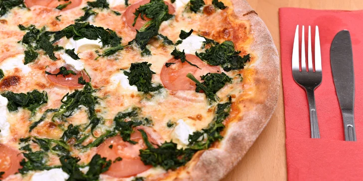 Pizza z pece na dřevo dle vlastního výběru a nealko nápoj pro 1 i pro 2