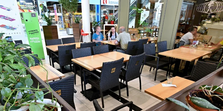 Pizza z pece na dřevo dle vlastního výběru a nealko nápoj pro 1 i pro 2