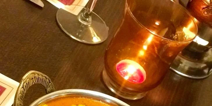 Velkolepá indicko-thajská hostina pro 2 nebo 4 osoby: masové i vege dobroty