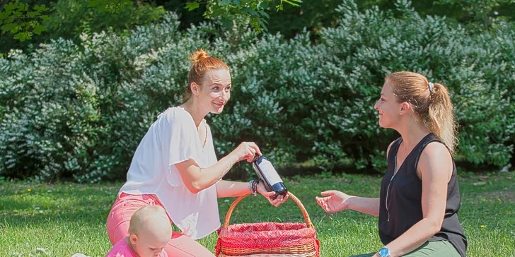 Hurá na piknik: tortilly s krůtími prsíčky, salát, nápoje a třeba i víno
