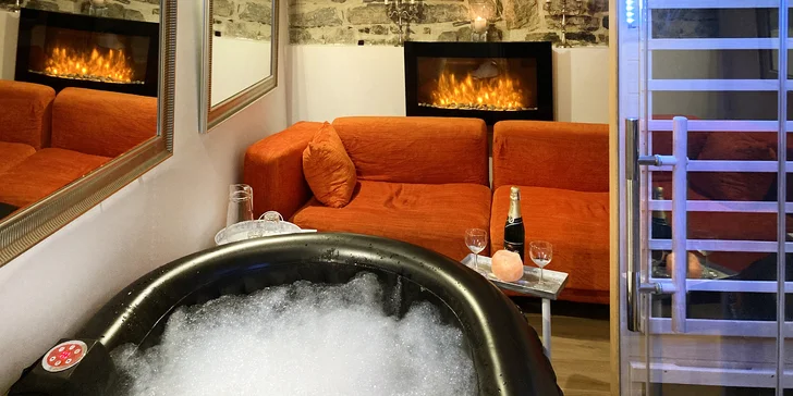 70–180 minut v privátní infrasauně a vířívce pro dva: relaxační hudba a aromaterapie