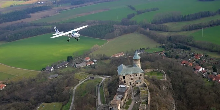 Letět můžete 20, 30 nebo 45 minut a letadlo startuje z letiště v Hradci Králové.