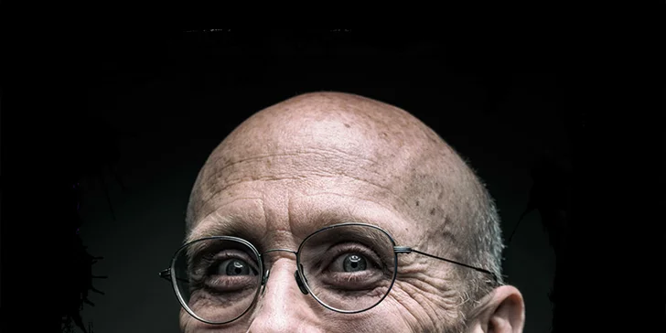 Šílený doktor otevřel dům zlým silám.