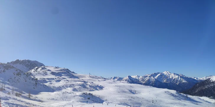 Od hotelu je to jen 13 km do San Martino di Castrozza s vyhlášeným lyžařským střediskem.