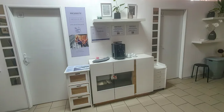 Po každé aplikaci EMS je v ceně ještě 45 minut lymfodrenáže.