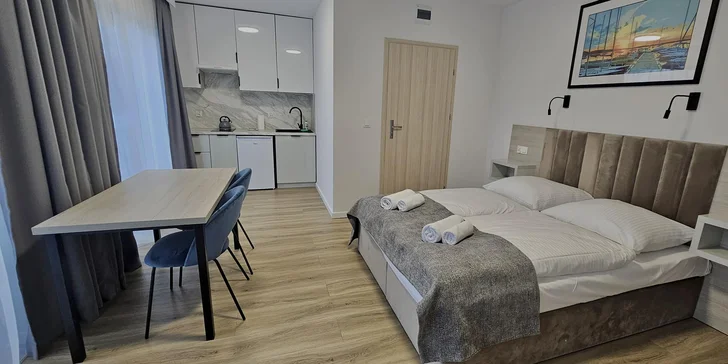 Súčasťou všetkých apartmánov je plne vybavený kuchynský kút (s chladničkou, varnou doskou a rýchlovarnou kanvicou).