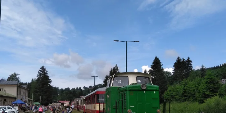 Motorovým vlakem po Českém ráji: celodenní jízdenky pro děti i dospělé