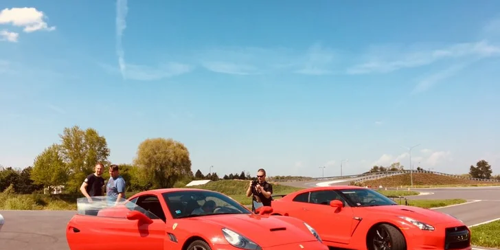 Jízda ve Ferrari, Lamborghini, Nissanu, Aston Martinu nebo Porsche a simulátor Škoda Fabia WRC
