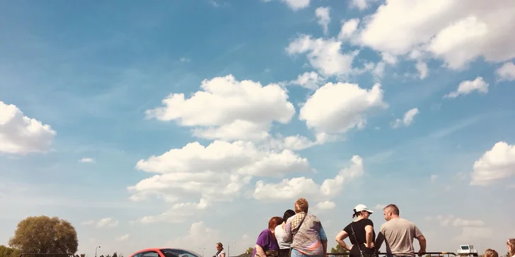 Jízda ve Ferrari, Lamborghini, Nissanu, Aston Martinu nebo Porsche a simulátor Škoda Fabia WRC