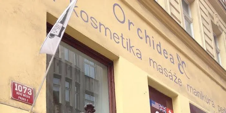 Kočičí pohled: Prodloužení řas lepení řasa na řasu