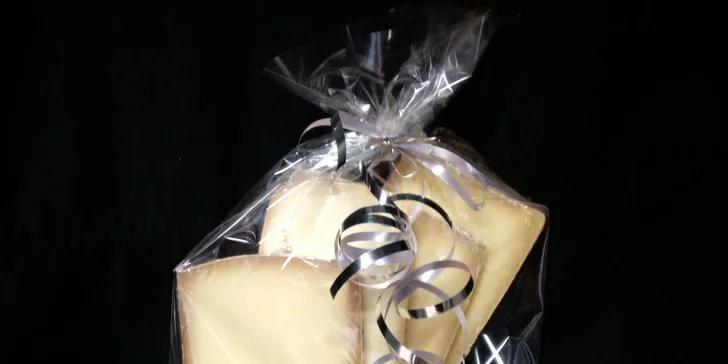 Na mlsání i do gurmánských specialit: 400g mix sýrů z Francie a Švýcarska