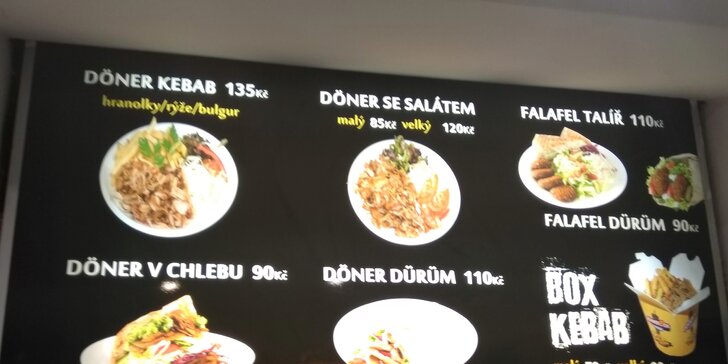 Döner kebab nebo durüm a nápoj v tureckém bistru; na výběr i box s hranolky